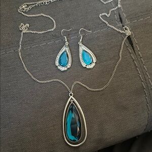 Elegant Blue and Silver Jewelry Set